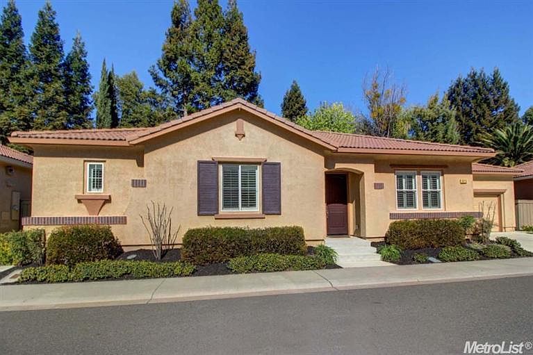 1st image of 8015 Linda Isle Ln