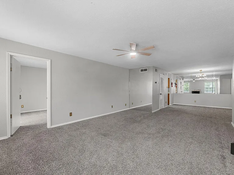 9700 Leawood Blvd #706 — Photo 5