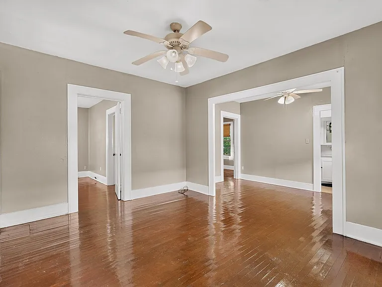 4008 Burnet Rd — Photo 8