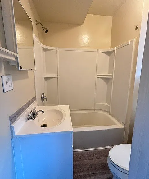 386 Gregory St — Photo 2