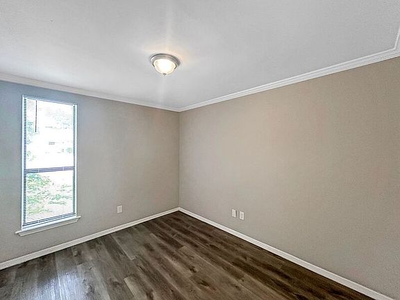 4th image of 4403 Burnette Pl