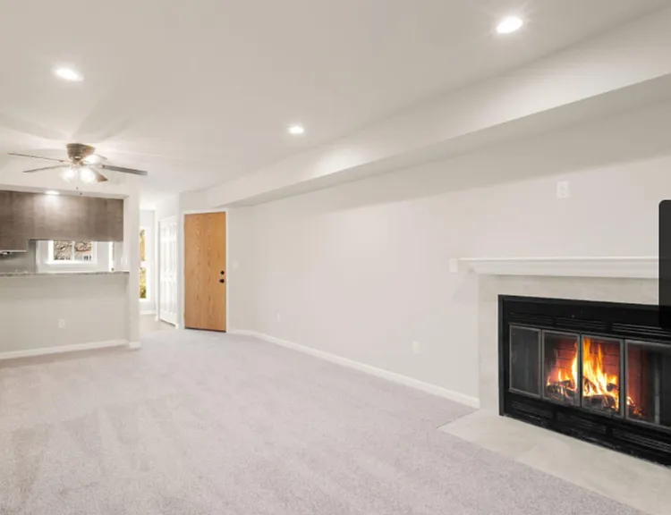 863 W Puetz Rd — Photo 5