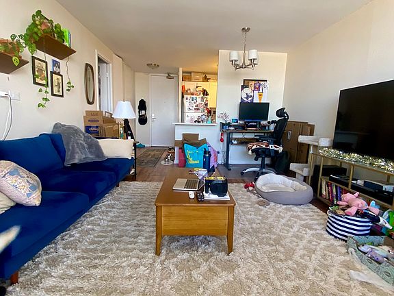 2nd image of 4343 N Clarendon Ave APT 1709