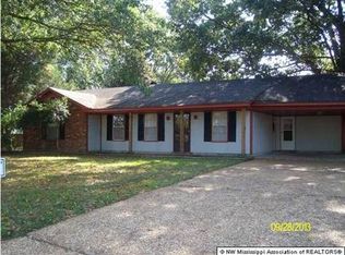 5763 Chapel Hill Dr, Horn Lake, MS 38637