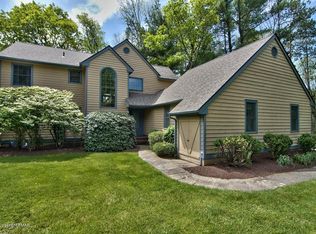 508 Bunting Rd, Buck Hill Falls, PA 18323