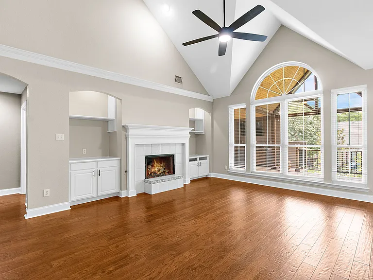 202 Stone Hollow Ct — Photo 9