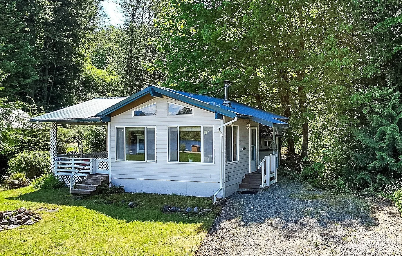 45040 Tyee Drive S photo 1