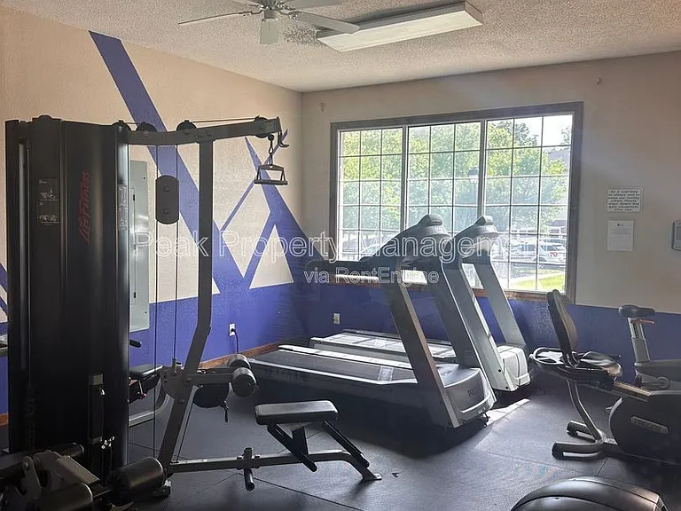 801 Virginia Center Pkwy — Photo 38