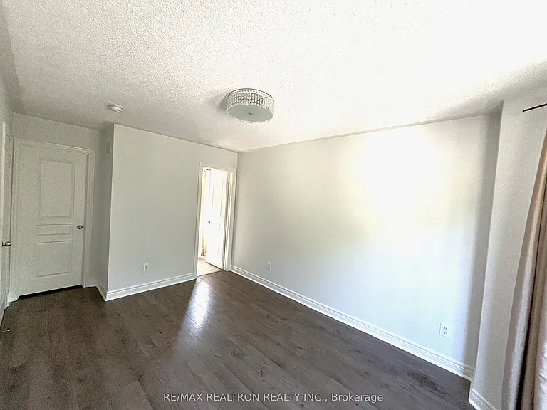 511 William Forster Rd — Photo 26