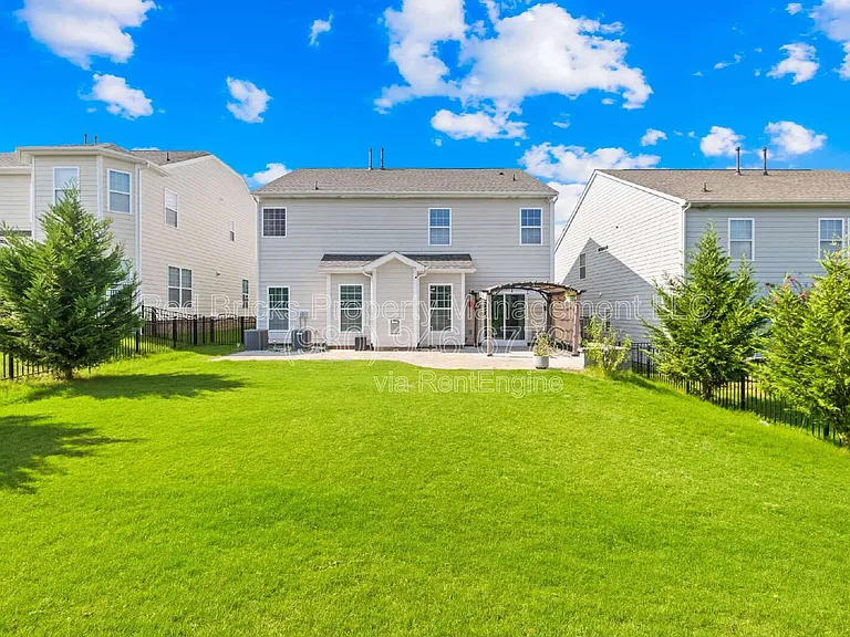 10697 Sky Chase Ave NW — Photo 31