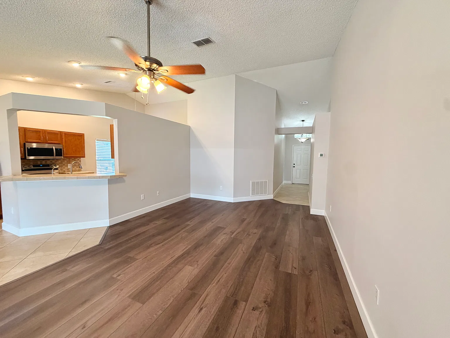 3 bed, 1505 sqft, $2,200 — Photo 3