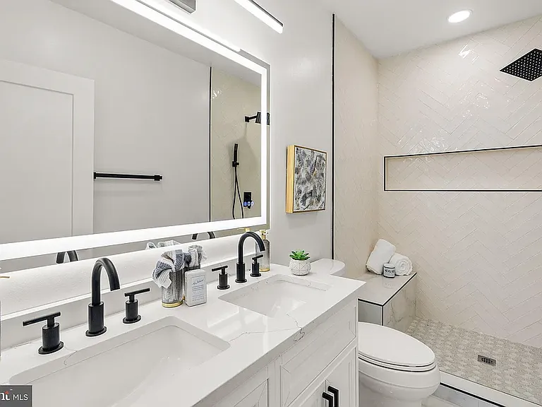238 Longfellow St NW #1 — Photo 17
