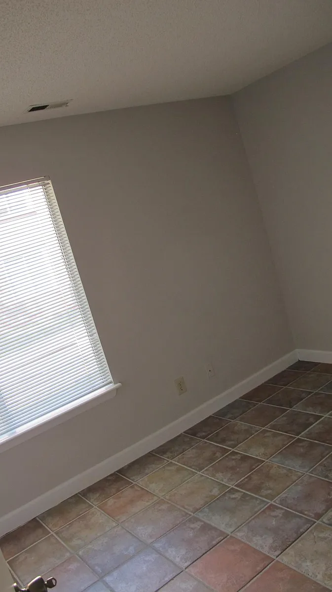 Building Photo - 9501 University Terrace Dr #3
