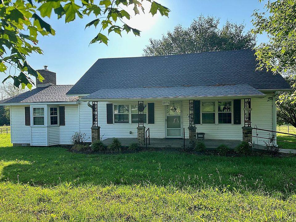 1st image of 1076 N Barrington Rd