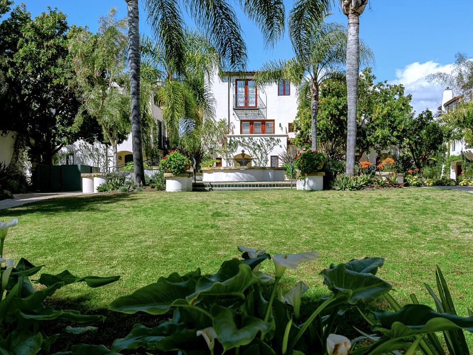 Villa Del Mar Lawn
