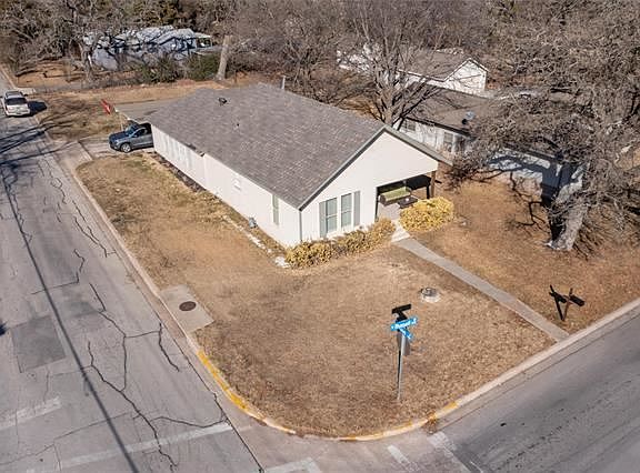 3rd image of 322 W Russell St