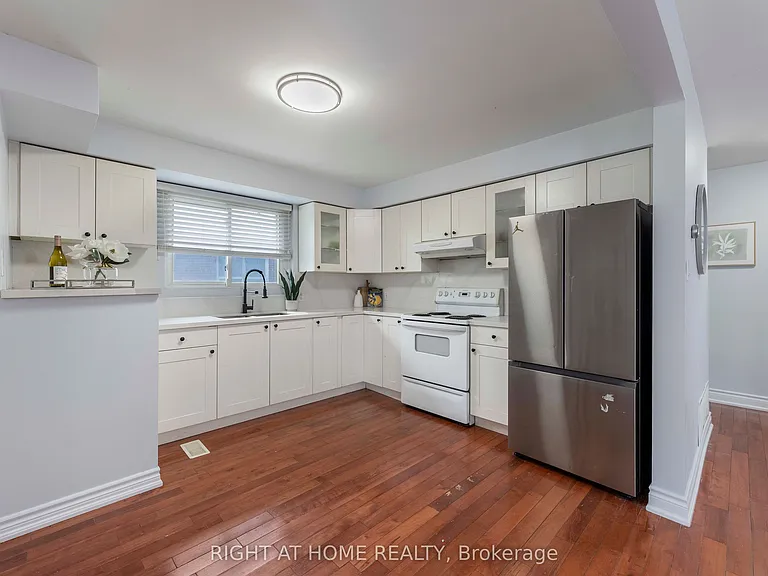 608 McCowan Rd — Photo 2
