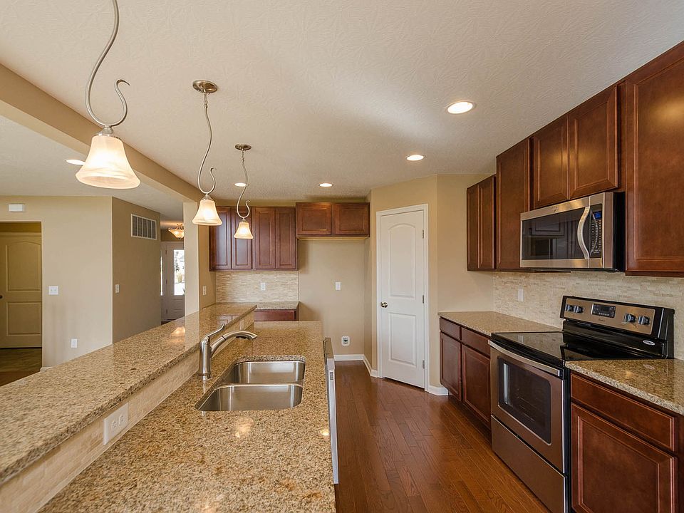1st image of 1528 Golf Club Dr