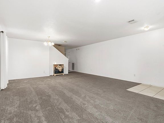 5th image of 1122 Desert Willow Ln