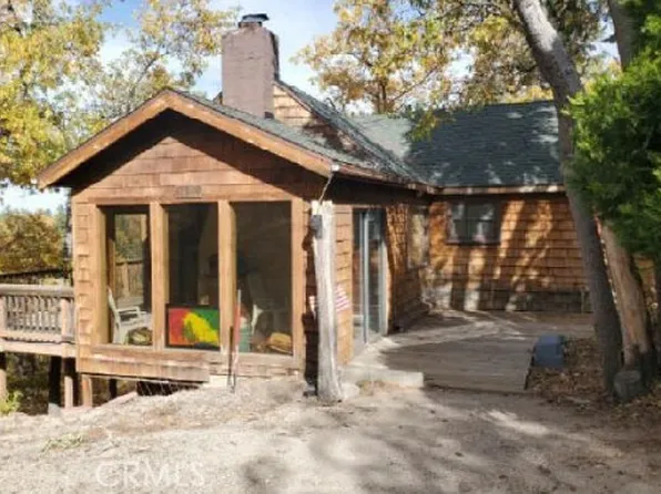 33668 Angeles Dr, Green Valley Lake, CA 92341