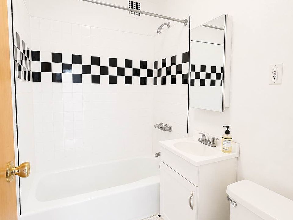 2nd image of 214 6th Ave APT 2C
