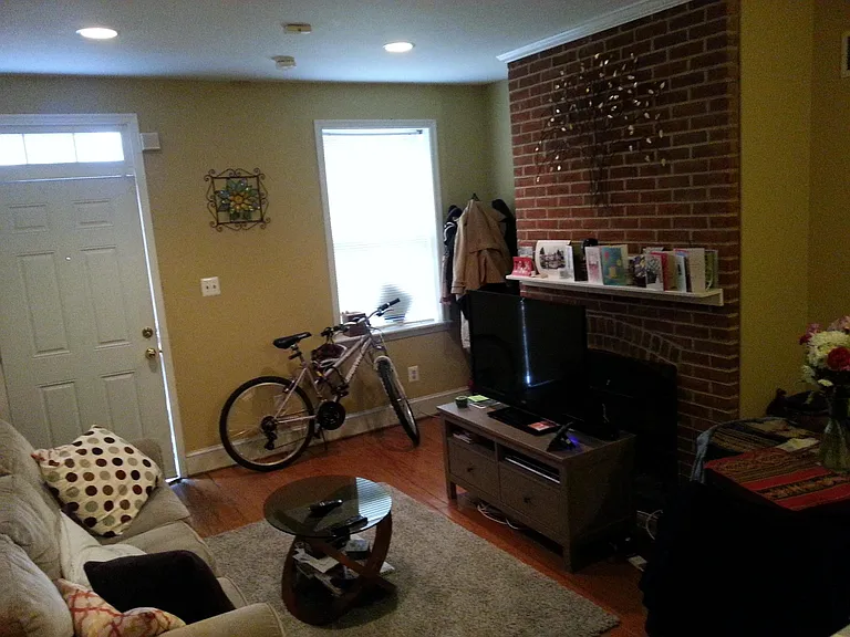23 E Hamburg St #A — Photo 2