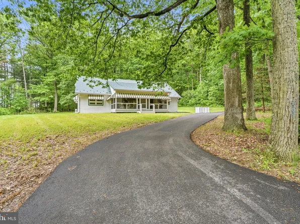 2425 Albert Rill Rd, Hampstead, MD 21074