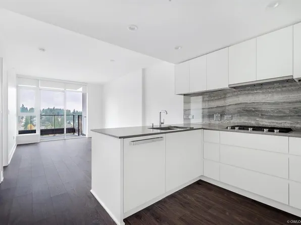450 Westview St #1003, Coquitlam, BC V3K 0G3