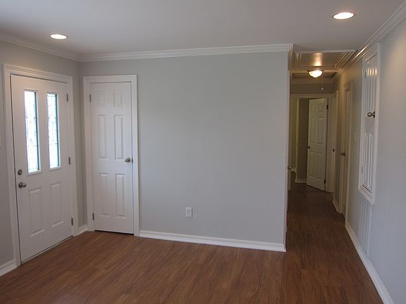 LIVING, ENTRANCE