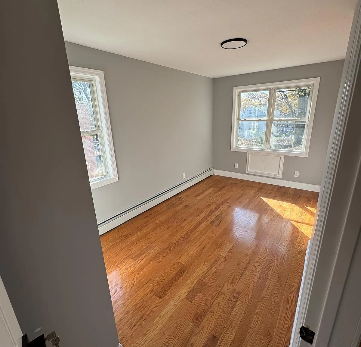 5 bed, 1200 sqft, $4,600 — Photo 3