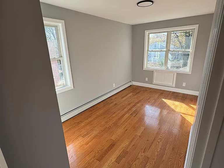 1025 Longfellow Ave #2F — Photo 3