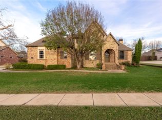 2707 S 21st St, Rogers, AR 72758