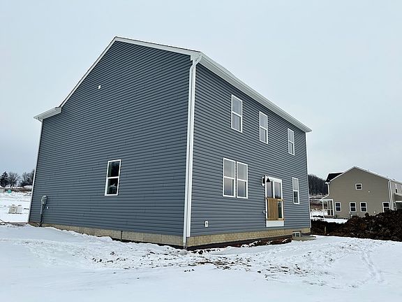 2nd image of 390 Dana Dr