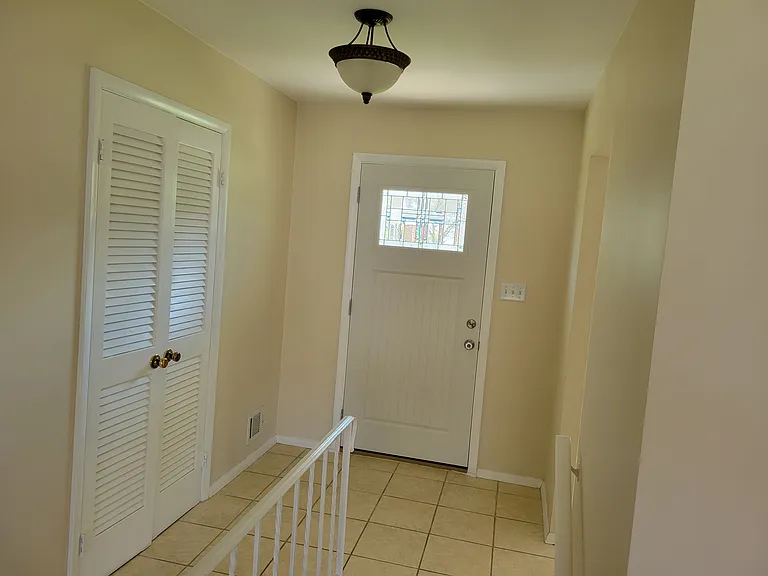 7425 Bee Bee Dr — Photo 3