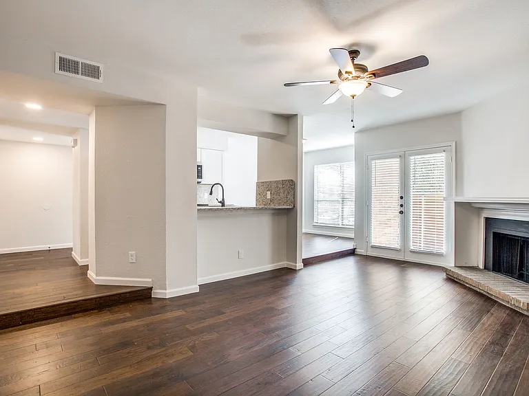 Creekside Condominumums — Photo 26