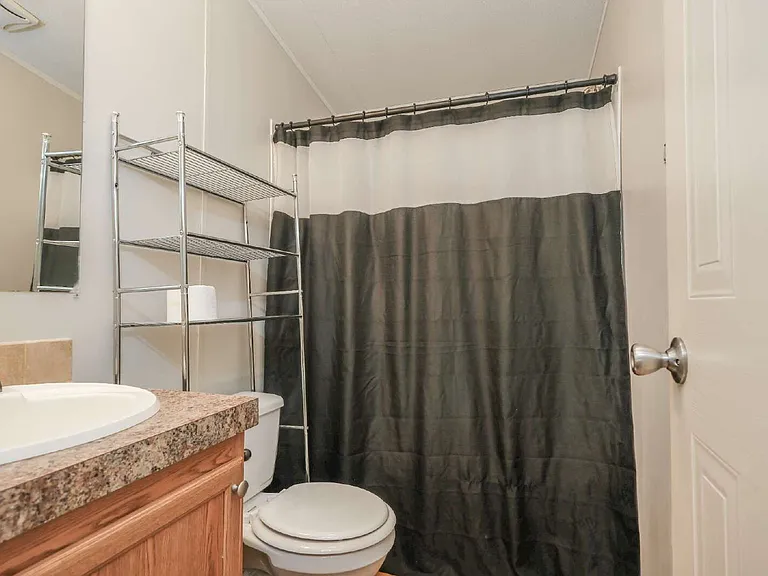 1483 Kemp Rd — Photo 10