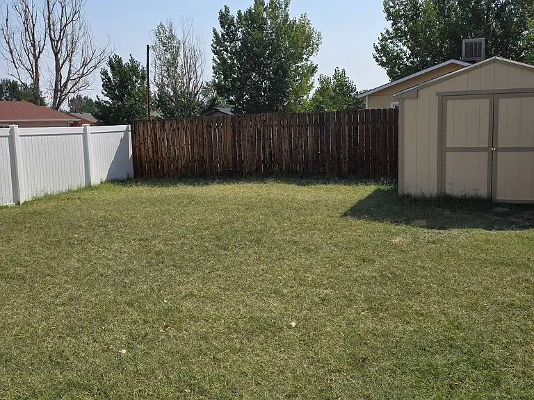3004 Winnipeg St — Photo 9