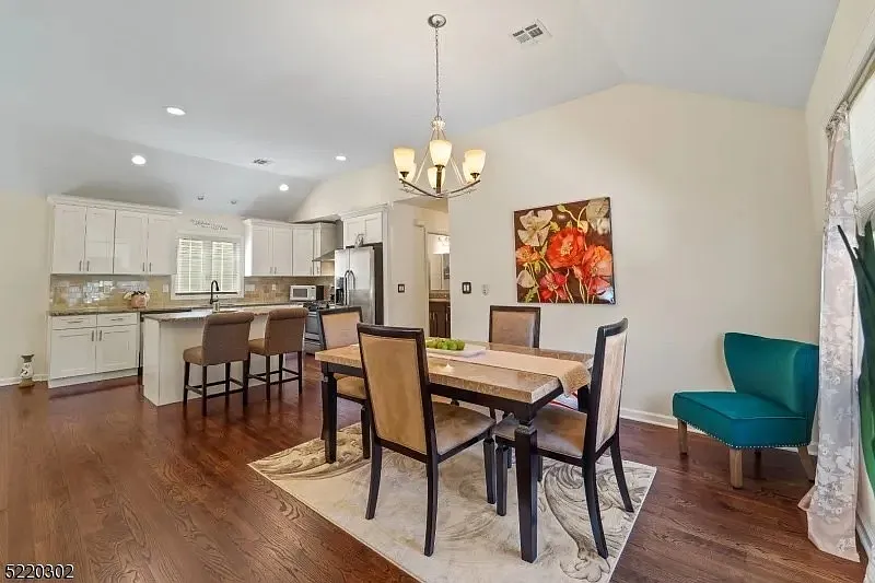 4 bed, $4,000 — Photo 4