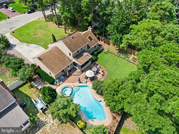 1302 Goldfinch Ln, Millville, NJ 08332
