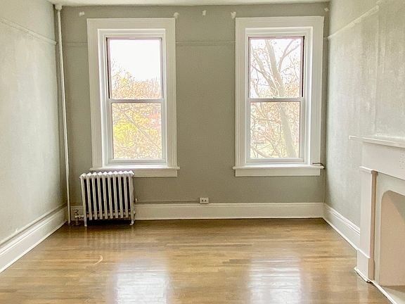 3rd image of 388 19th St #3