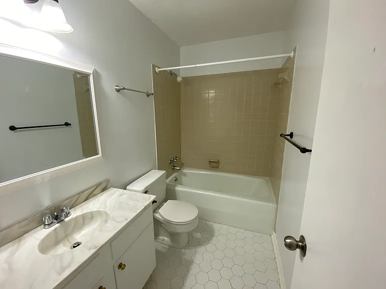 921 Nottingham Dr — Photo 9