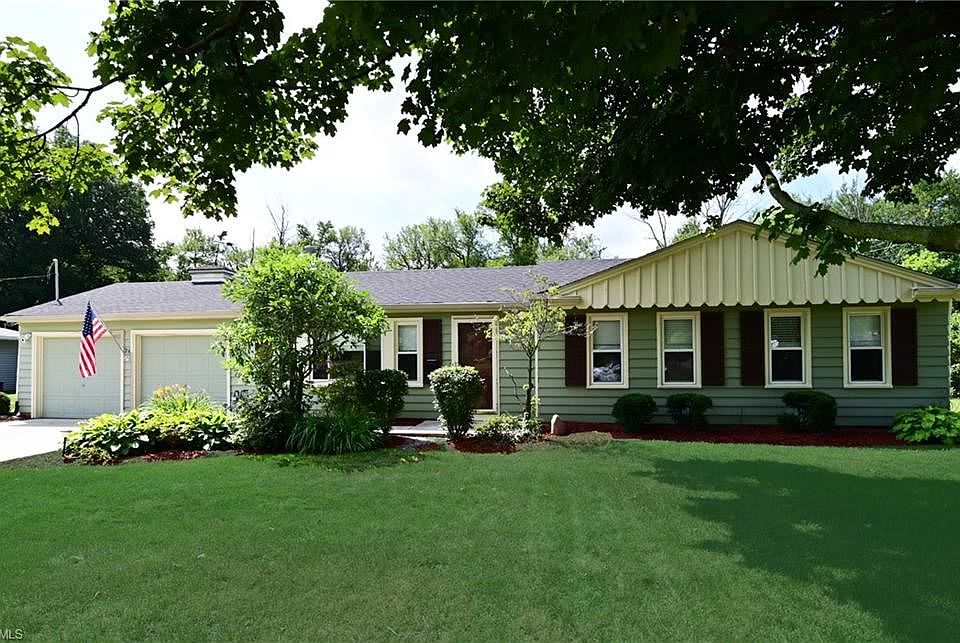 1st image of 26 Edgewood Dr