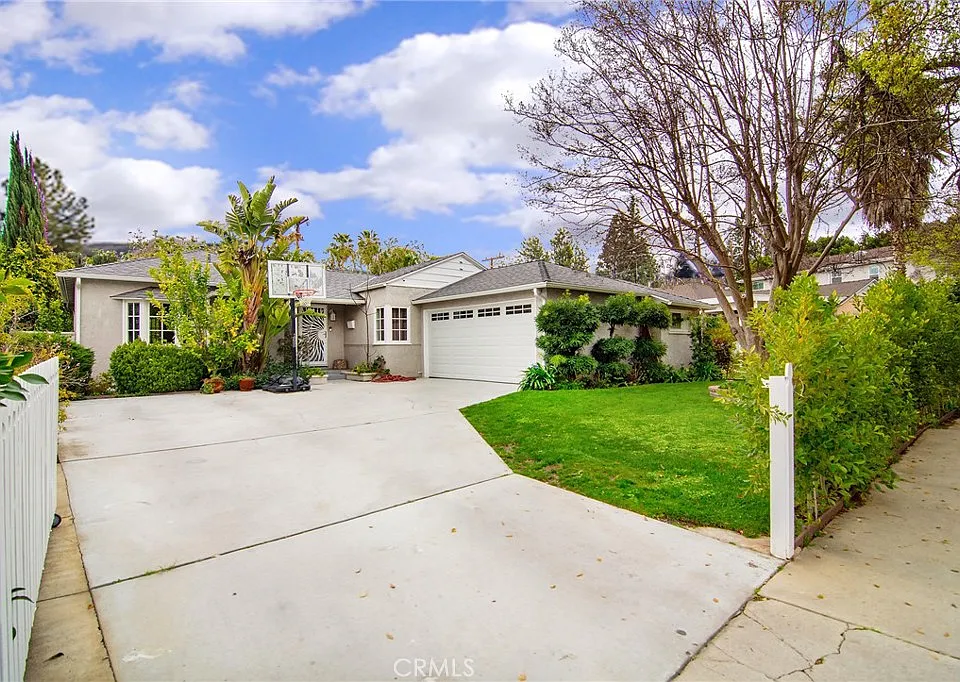 5352 Geyser Ave