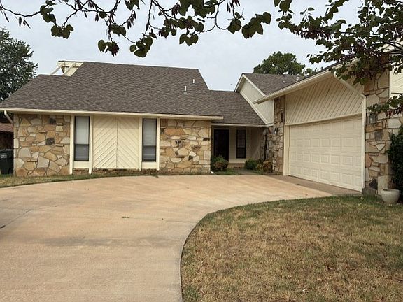 2nd image of 2605 Brookhaven Dr