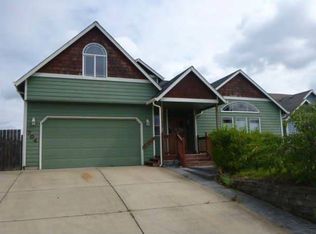 704 NW 90th St, Vancouver, WA 98665