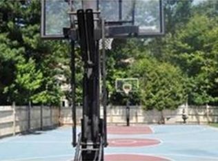 89 Old Schoolhouse Ln, Hanover, MA 02339