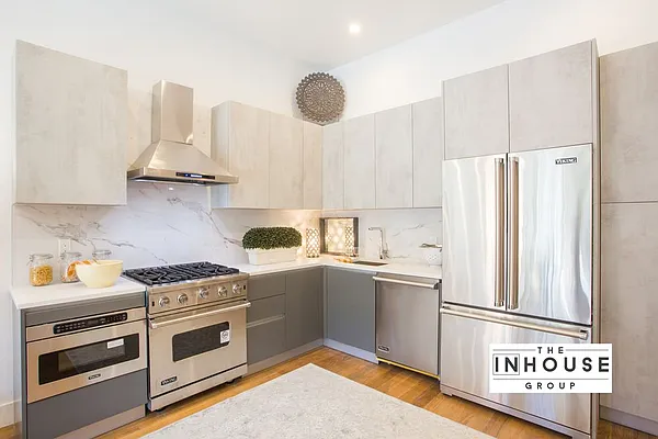 Sold by The In House Group | media 23