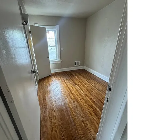 835 Willow Ave — Photo 8