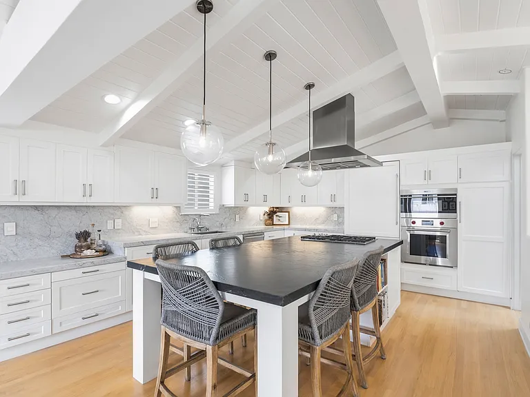 445 Marine Ave — Photo 7