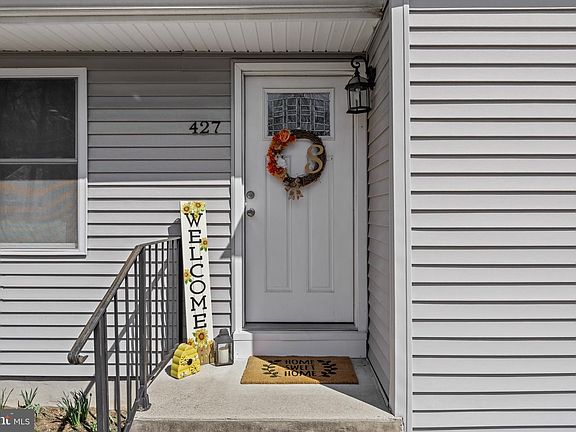 3rd image of 427 Cutler Ave
